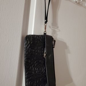 Wristlet hand bag